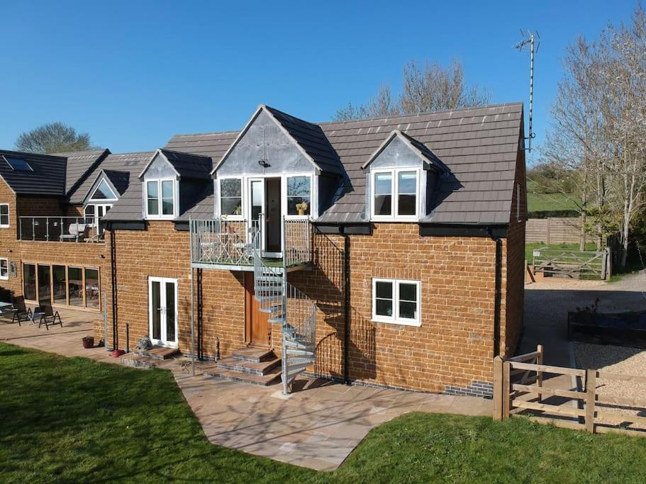 Field View Villa Braunston  Bagian luar foto