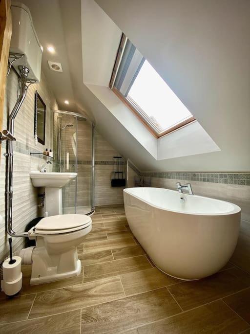 Field View Villa Braunston  Bagian luar foto